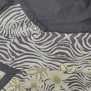 CUTE SCRUB SET XL TOP RUNS SMALL LARGE BOTTOM